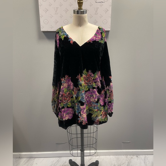Free People Dresses & Skirts - Free People - velvet dress with floral pattern SP
